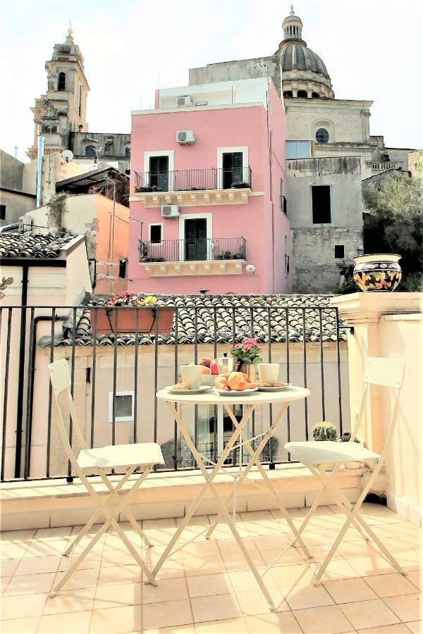 Le Luci Su Ibla - Ospitalita Con Vista Bed & Breakfast Ragusa Exterior photo