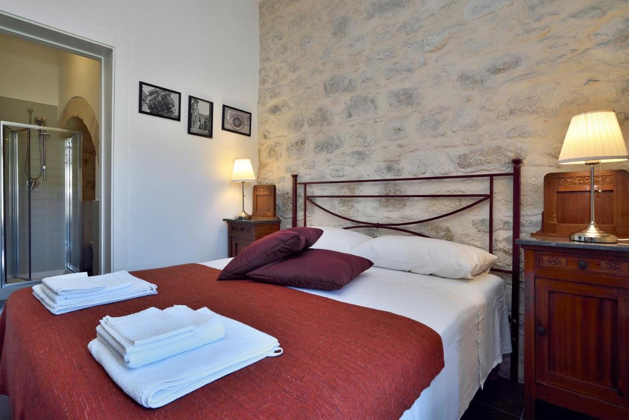 Le Luci Su Ibla - Ospitalita Con Vista Bed & Breakfast Ragusa Exterior photo