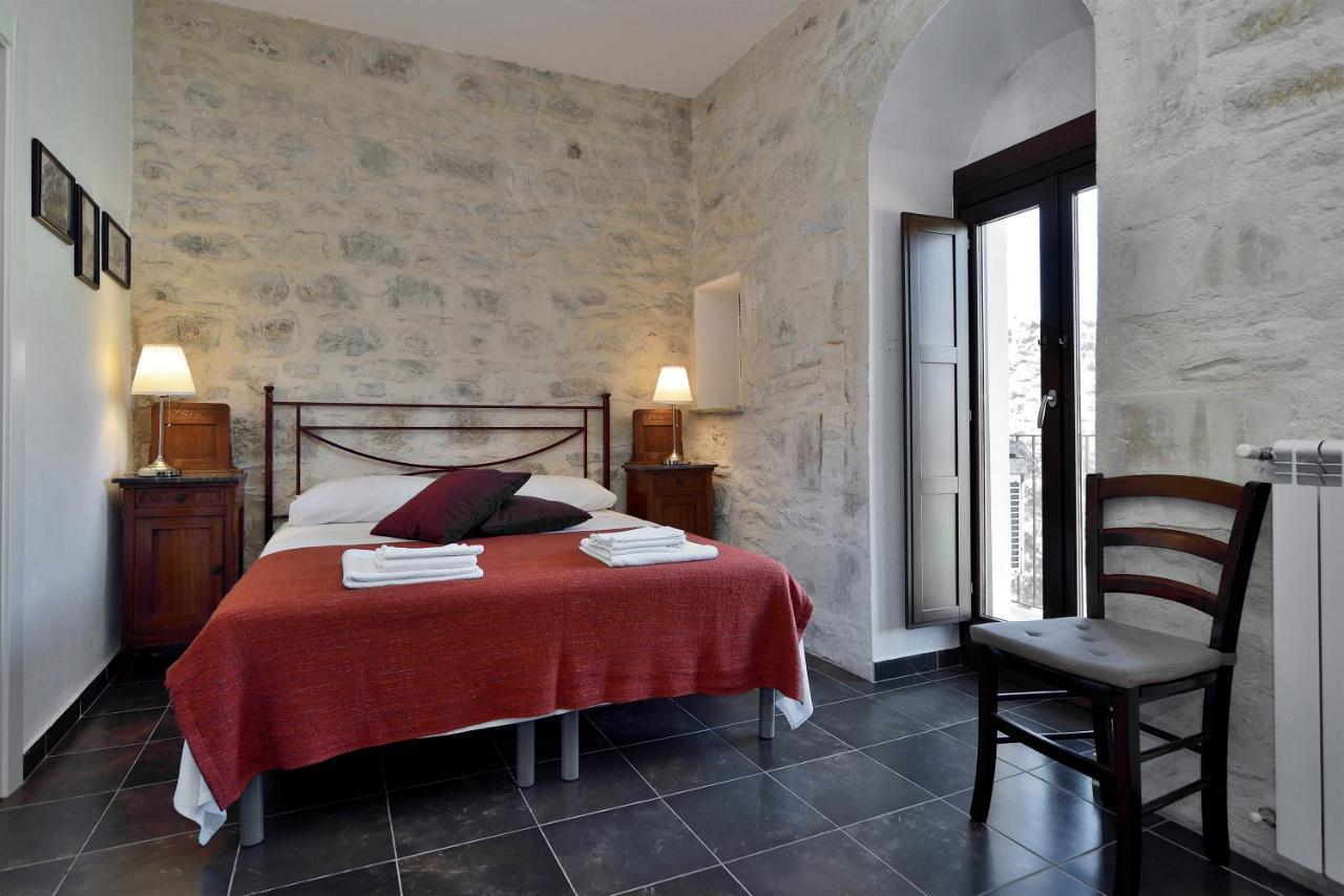 Le Luci Su Ibla - Ospitalita Con Vista Bed & Breakfast Ragusa Exterior photo